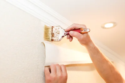 Pose de papier peint à Tessé-Froulay — revêtements muraux et toiles de verre